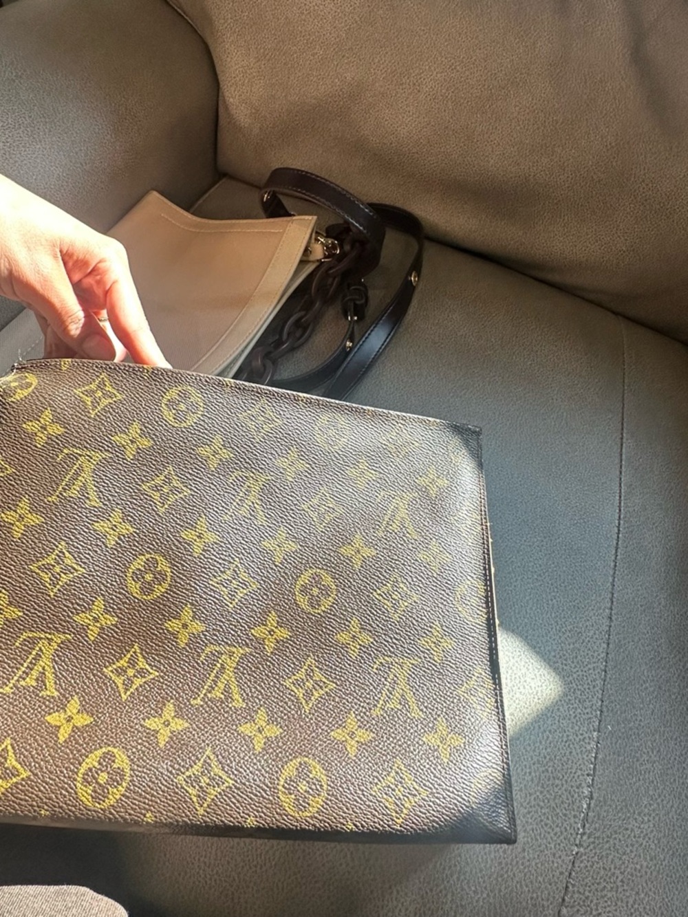 Louis Vuitton Brown Monogram pouch clutch bag - Picture 13 of 16